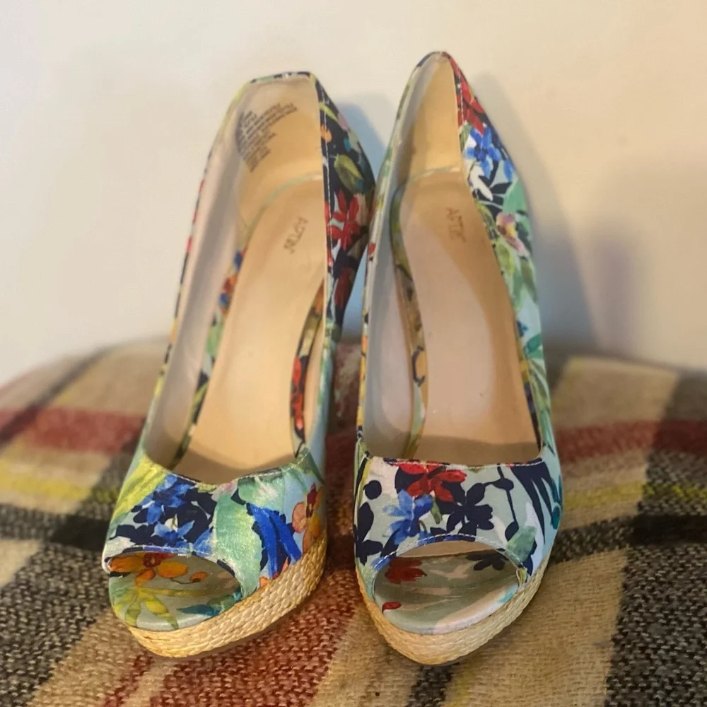 Flowered heels - Picture 4 of 10